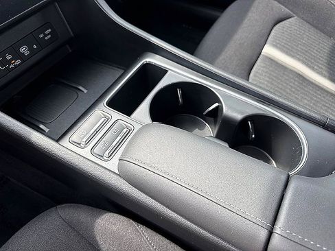 Certified 2025 Hyundai Sonata SEL FWD image 17