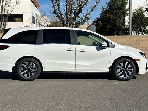 New 2026 Honda Odyssey EX-L image 3
