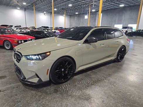 Used 2026 BMW M5 Touring w/ Executive Package AWD/4WD image 2