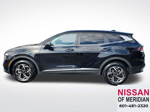 Used 2024 Kia Sportage LX image 2