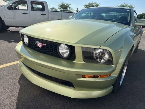 Used 2005 Ford Mustang GT RWD image 10