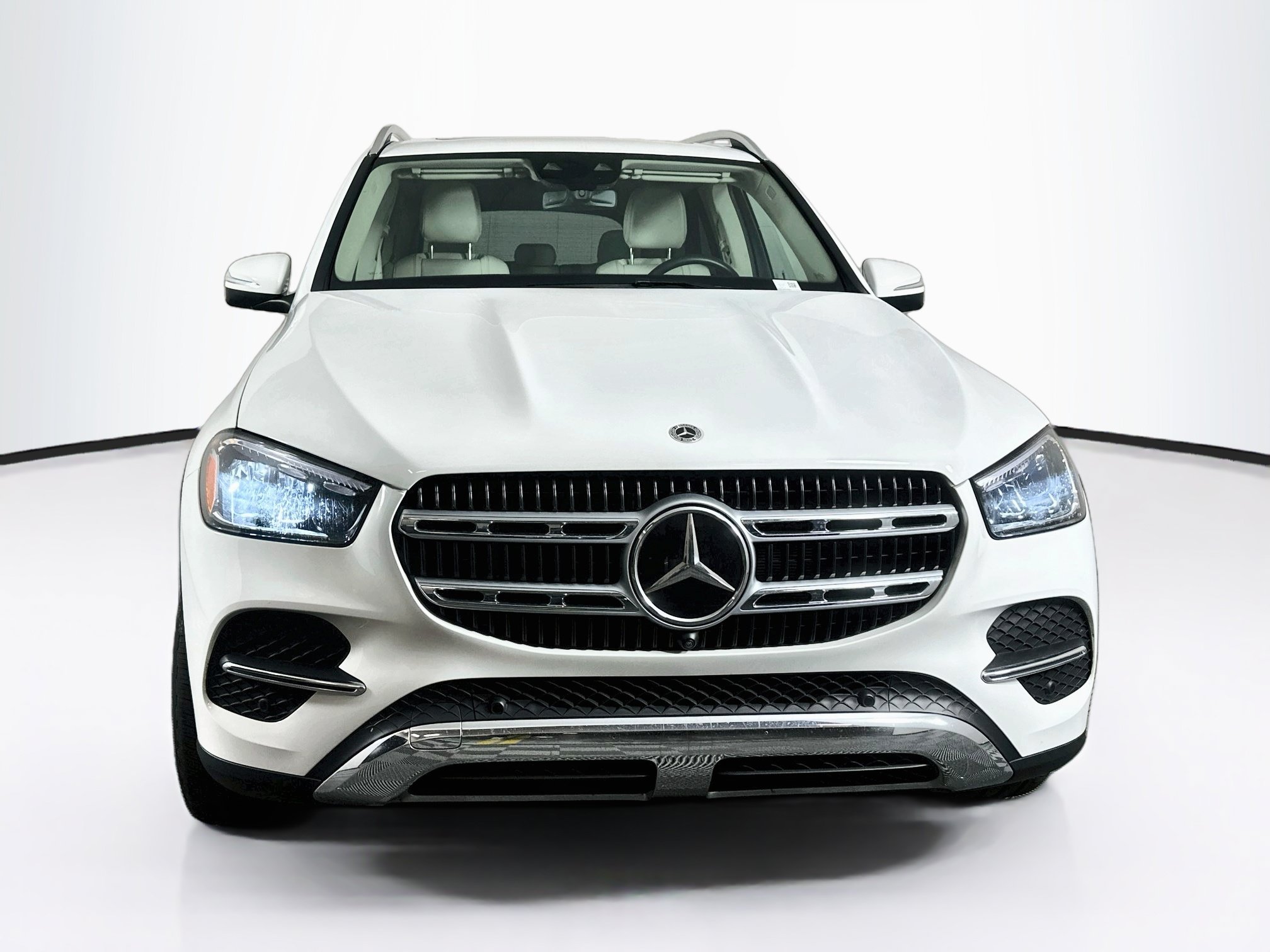 Used 2025 Mercedes-Benz GLE 450e 4MATIC image 2