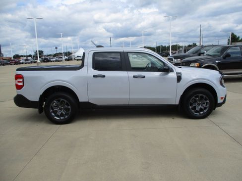 Used 2025 Ford Maverick XLT w/ Equipment Group 301A AWD/4WD image 9