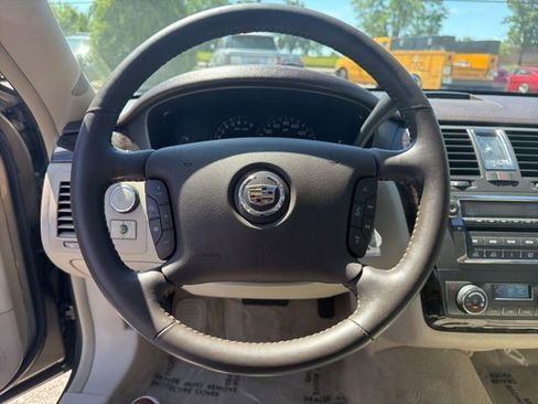 Used 2011 Cadillac DTS Luxury FWD image 9