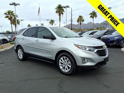 Used 2020 Chevrolet Equinox LS w/ LS Convenience Package image 1