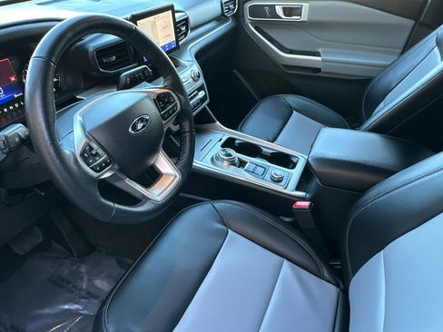 Certified 2022 Ford Explorer XLT w/ Equipment Group 202A image 11