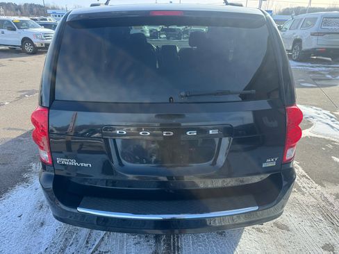 Used 2014 Dodge Grand Caravan SXT image 6