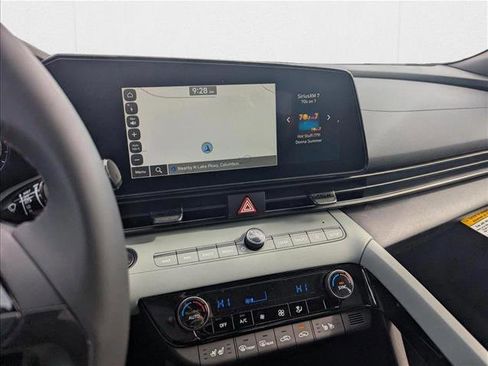 New 2025 Hyundai Elantra Limited image 14