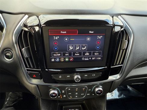 Used 2023 Chevrolet Traverse LT image 28