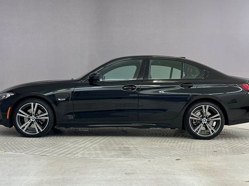 Used 2023 BMW 330e w/ Driving Assistance Package RWD image 2