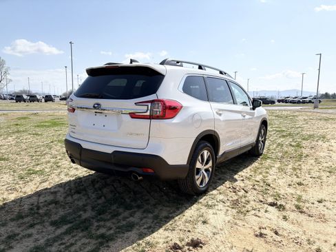 Certified 2025 Subaru Ascent Premium AWD/4WD image 9