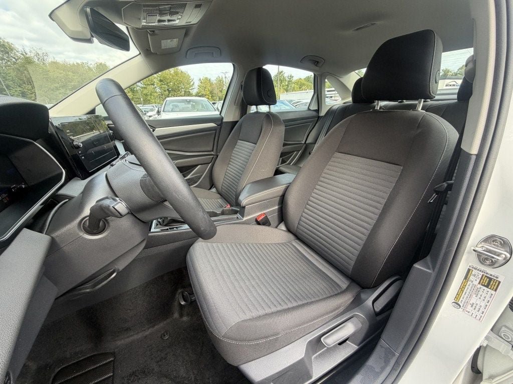 Used 2025 Volkswagen Jetta S FWD image 13