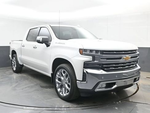 Used 2019 Chevrolet Silverado 1500 LTZ w/ LTZ Plus Package AWD/4WD image 2