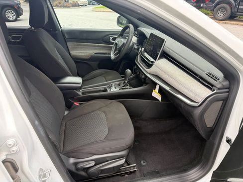 Used 2023 Jeep Compass Sport AWD/4WD image 6