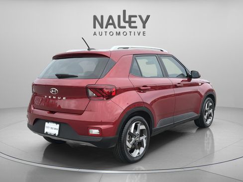 Used 2023 Hyundai Venue Limited w/ Cargo Package image 6