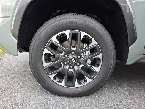 New 2026 Toyota Tundra Limited AWD/4WD image 4
