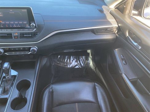 Used 2021 Nissan Altima 2.5 SR w/ SR Premium Package image 15