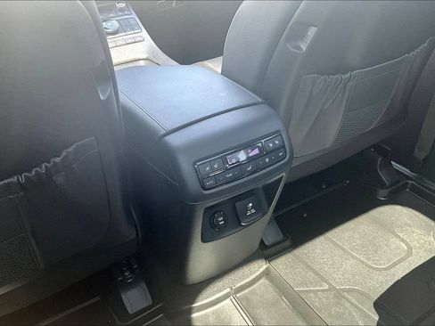 Used 2024 Hyundai Palisade Limited FWD image 25