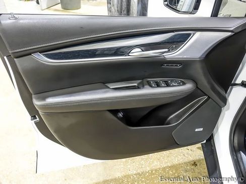 Certified 2024 Cadillac XT5 Premium Luxury w/ LPO, Floor Liner Package image 18