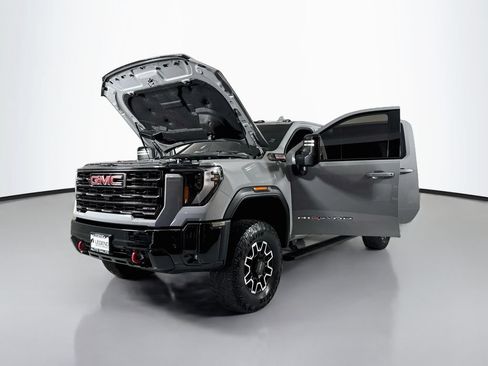 Used 2025 GMC Sierra 2500 AT4X AWD/4WD image 22