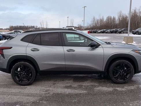 New 2026 Chevrolet Trax ACTIV w/ Sunroof Package image 2