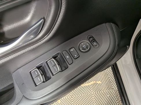 Used 2024 Honda HR-V EX-L image 13