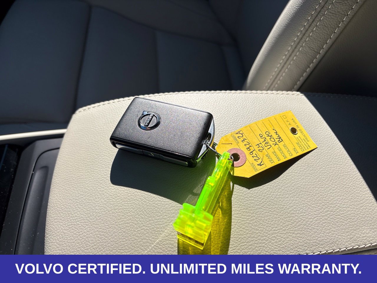 Certified 2024 Volvo XC40 B5 Plus w/ Protection Package Premier AWD/4WD image 30