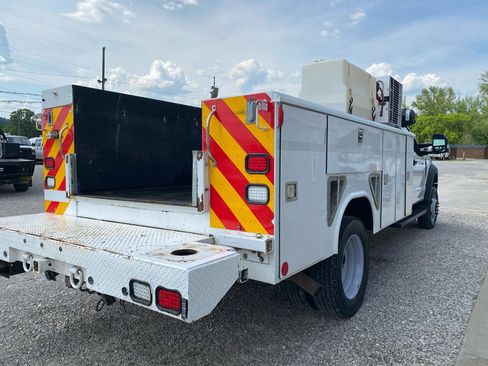 Used 2017 Ford F550 4x4 SuperCab Super Duty image 5