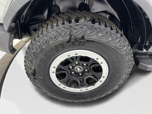 Used 2023 Ford Bronco 2-Door w/ Sasquatch Package AWD/4WD image 78