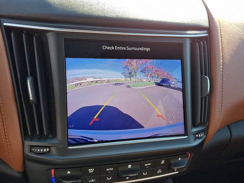 Certified 2022 Maserati Levante GT image 19