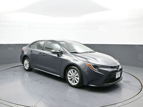 Certified 2023 Toyota Corolla LE image 4