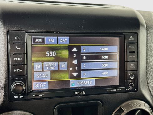 Used 2016 Jeep Wrangler Sport w/ Connectivity Group AWD/4WD image 13