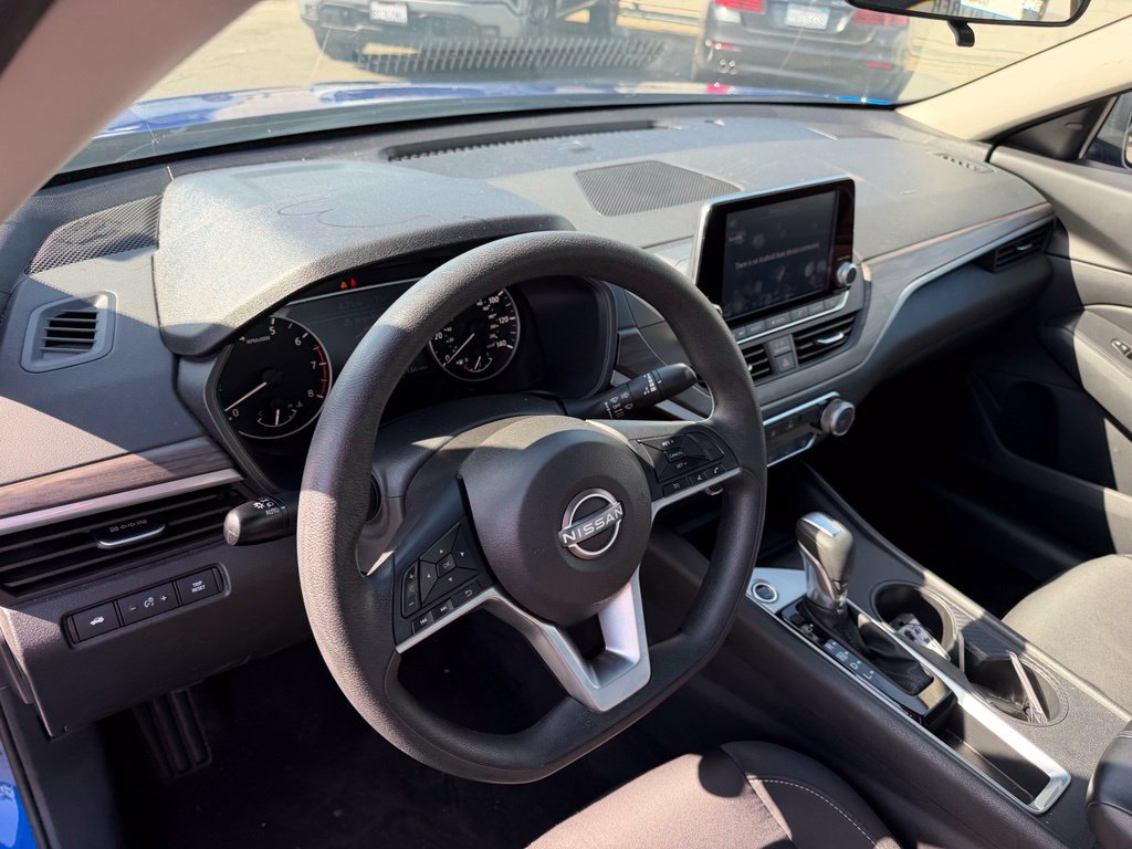 Certified 2025 Nissan Altima 2.5 SV FWD image 14