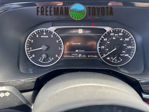 Used 2025 Nissan Pathfinder SL FWD image 6