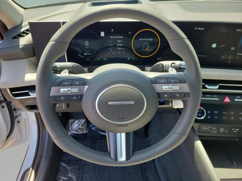 New 2025 Hyundai Sonata Limited image 24