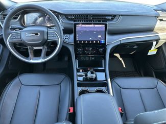 New 2025 Jeep Grand Cherokee Limited video 2