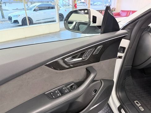 Used 2019 Audi Q8 Prestige w/ Luxury Package image 18