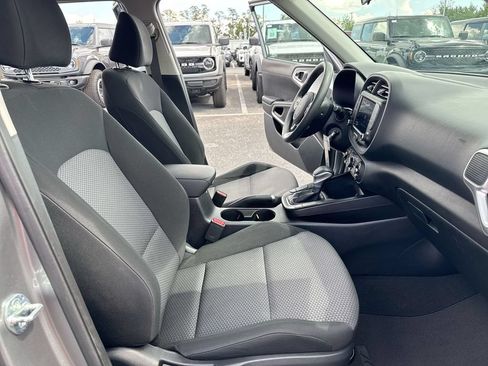 Used 2024 Kia Soul LX w/ Option Group 015 FWD image 21