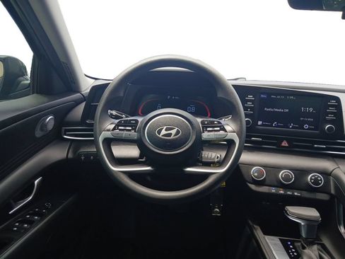 Used 2024 Hyundai Elantra SE FWD image 12