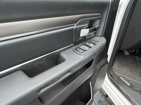 Used 2024 RAM 1500 Warlock AWD/4WD image 15