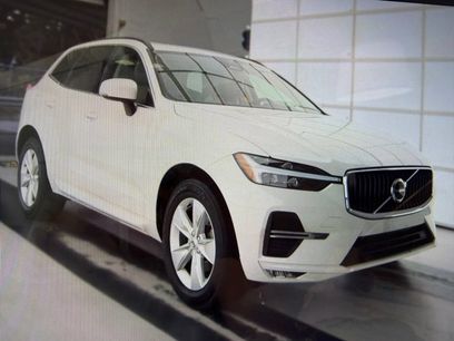 Used 2022 Volvo XC60 B5 Momentum