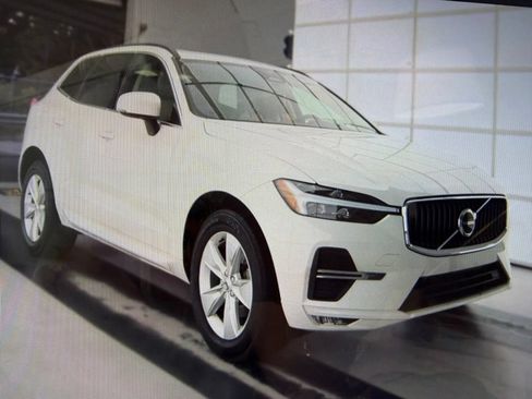 Used 2022 Volvo XC60 B5 Momentum AWD/4WD image 1