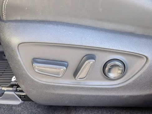 Used 2023 Toyota RAV4 XLE Premium image 20