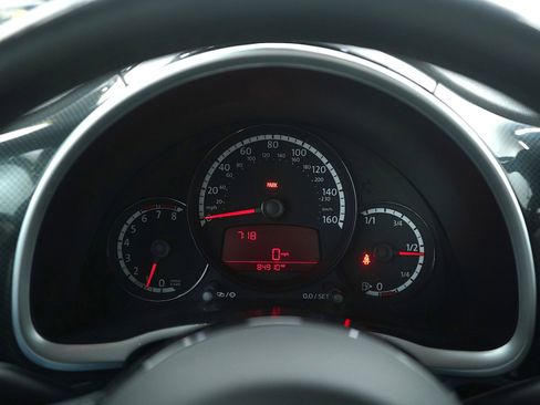 Used 2013 Volkswagen Beetle 2.0T image 19