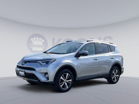 Used 2016 Toyota RAV4 XLE image 1