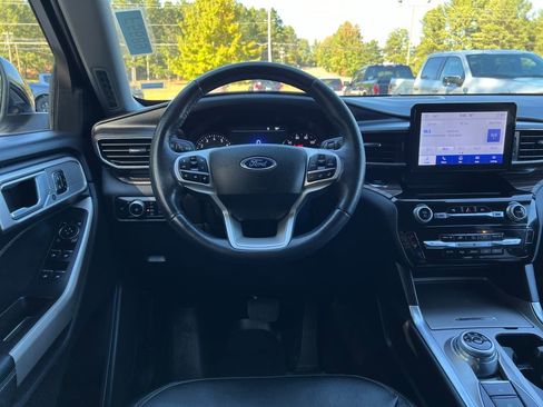 Used 2023 Ford Explorer Limited w/ Equipment Group 301A image 14