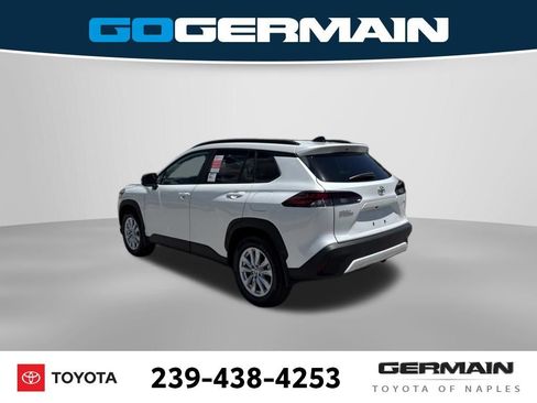 Used 2026 Toyota Corolla Cross LE FWD image 4
