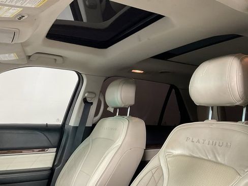 Used 2017 Ford Explorer Platinum image 13
