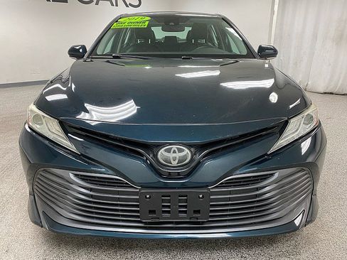 Used 2019 Toyota Camry XLE w/ Carpet Mat Package image 2
