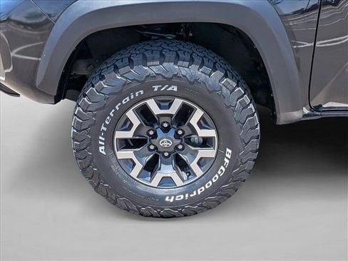 Used 2021 Toyota Tacoma TRD Off-Road w/ Technology Package RWD image 28